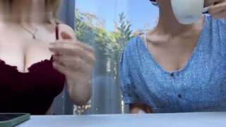 Hollyloly ve Athelina Lezbiyen  Porno HD